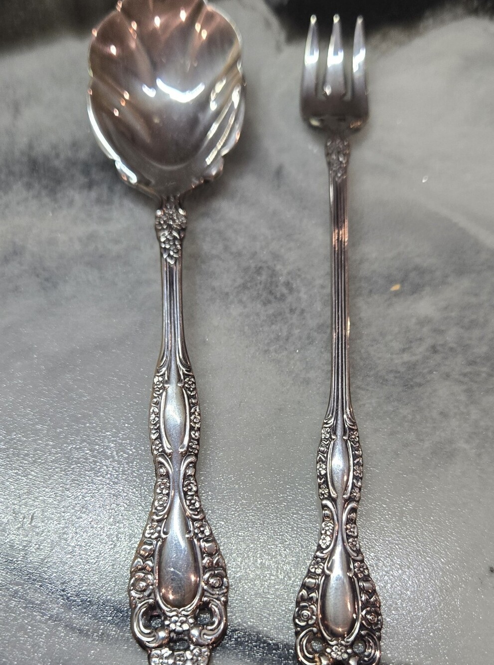 Vintage 1881 Rogers Oneida Silverplate Baroque Rose Spoon & Fork Set 1952